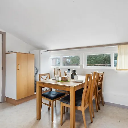 2 Bedroom In *